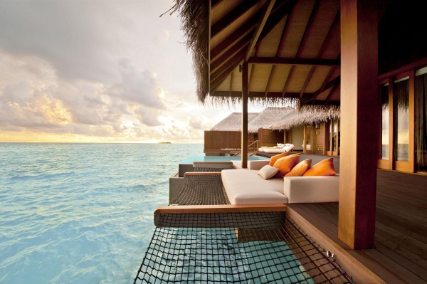 Sunset Family Ocean Suite with Pool
